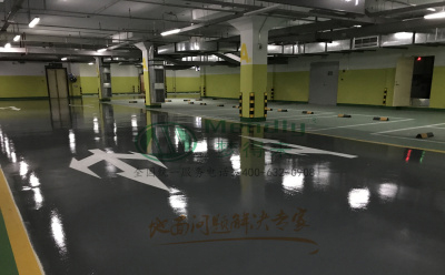 ‌旧地面翻新方案：工业园区环氧地坪涂层覆盖混凝土裂缝修复技术